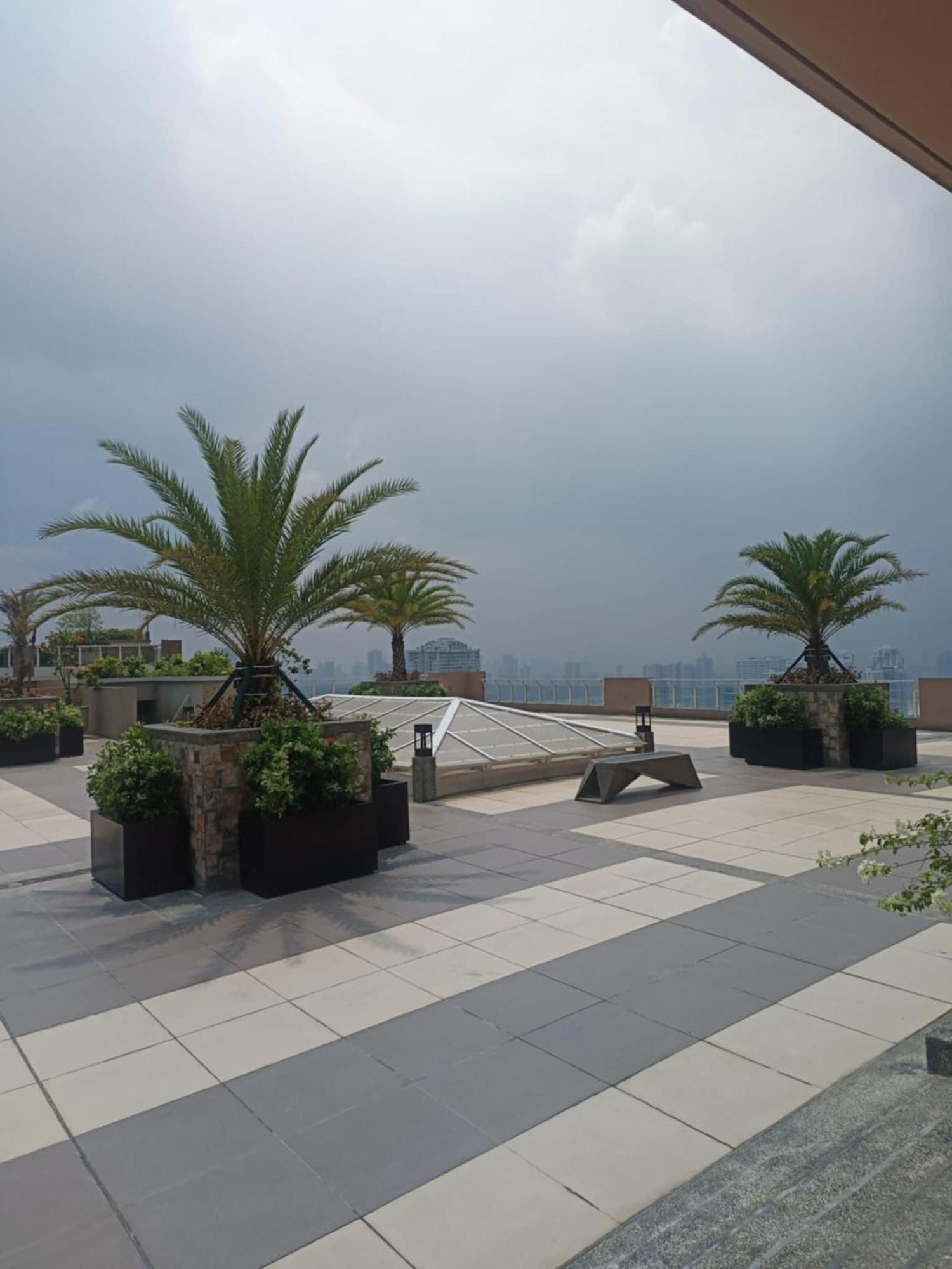 Aparthotel Infina Towers Ciudad Quezon Exterior foto